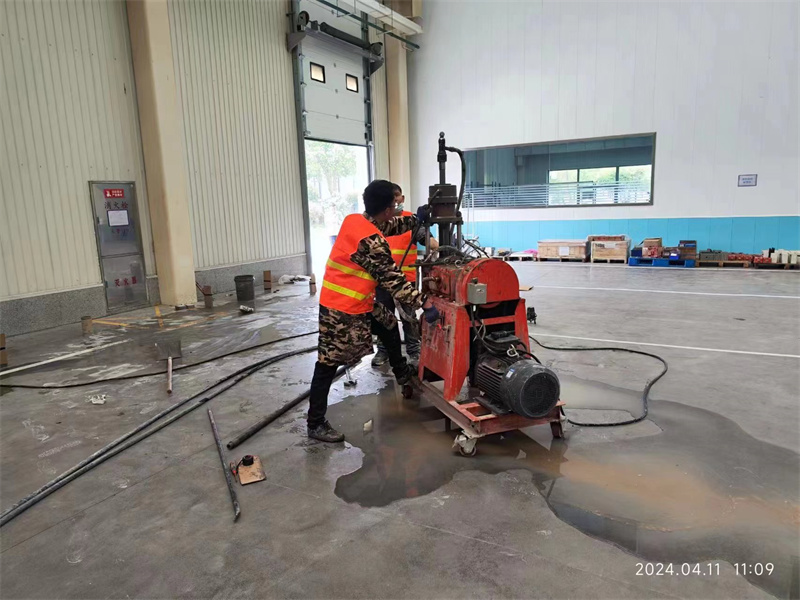 舞钢厂房地面下沉塌陷注浆加固施工